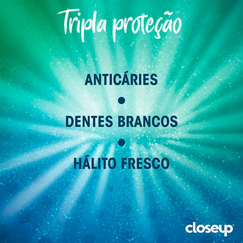 CR-DENT-CLOSE-UP-TRIPLE-70G-MENTA-AMERICANA